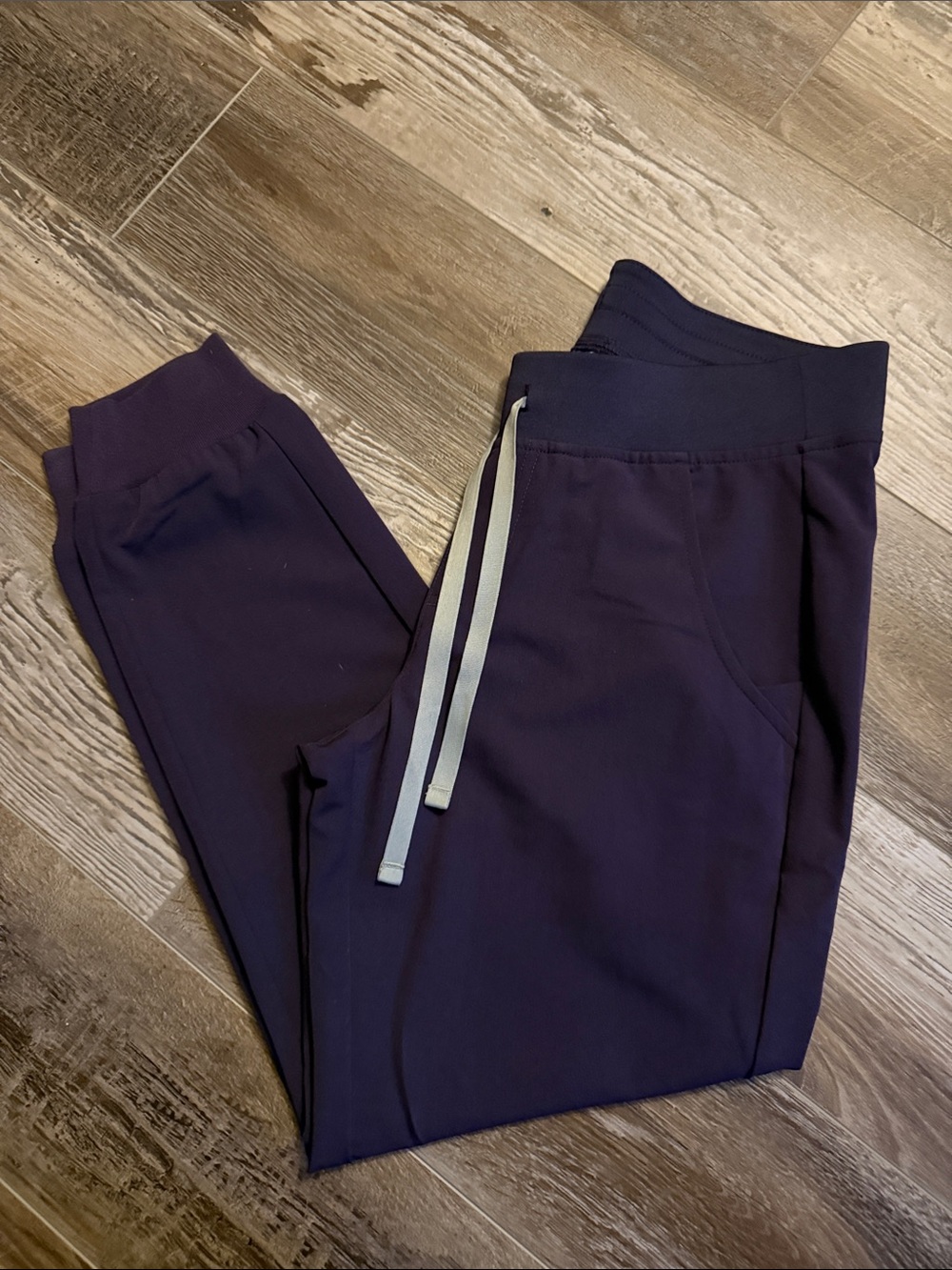 Women’s Small Petite size Figs scrub pants purple Drawstring Jogger